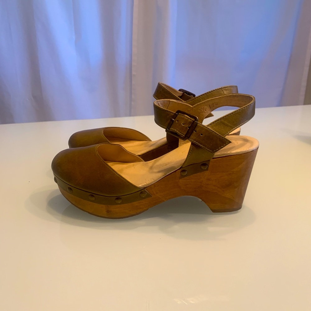 Five worlds by cordani platform clog Mary Janes.